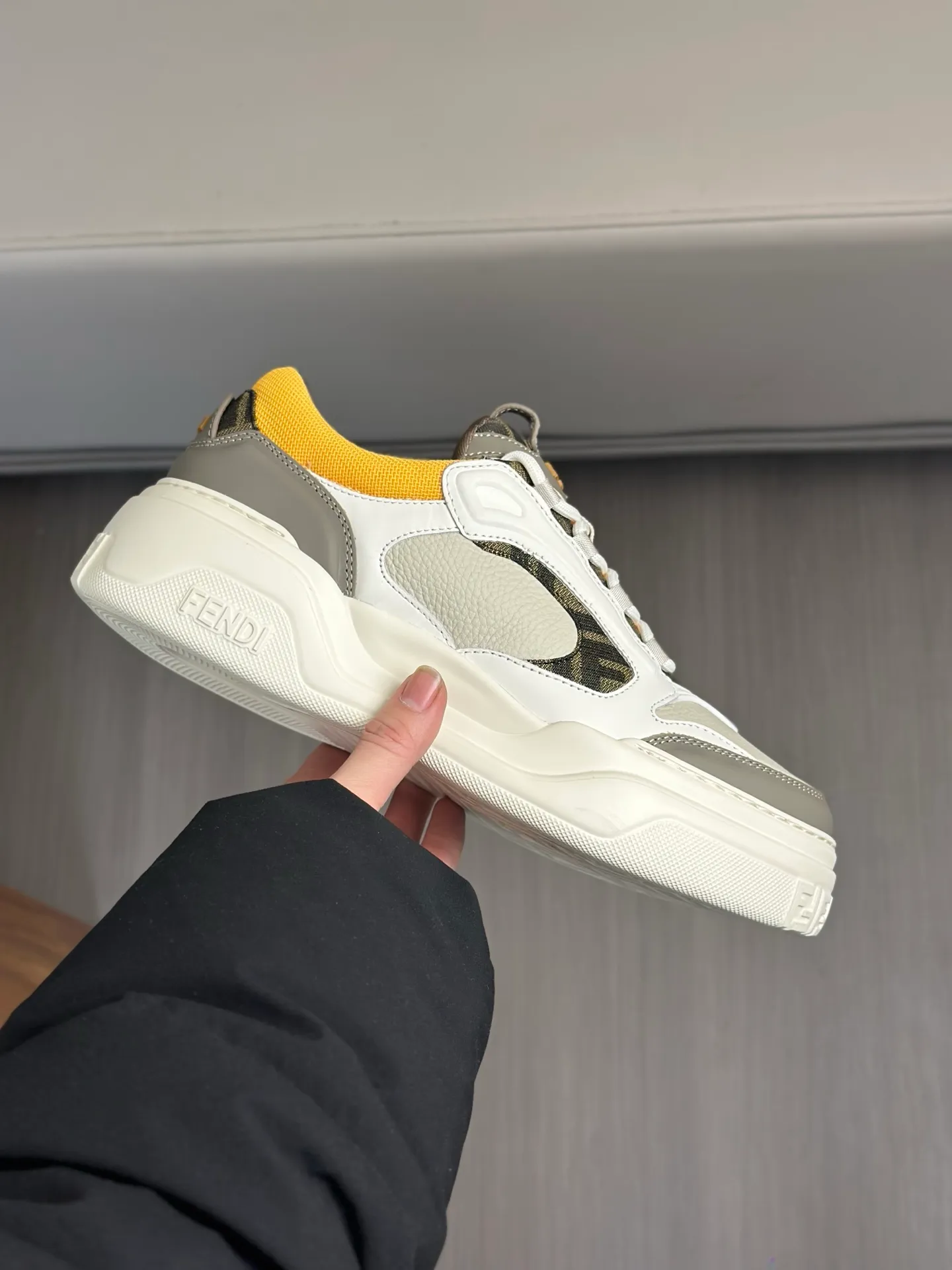 [FENDI] Fendi men's shoes 💰780💰 - High-end quality original casual sports shoes - Upper: Nappa calfskin, pebbled calfskin, tongue and heel; injection molded brand logo plastic module - Lining: brand canvas - Outsole: ultra-light T men's shoes 💰R foam rubber; molded outsole - Super high quality control, fine workmanship: highlighted (high-end, luxury, grade) -Size :39-44 (38, 45, can be customized)
